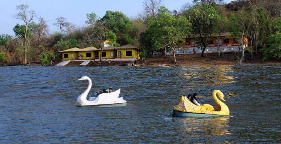 Khindsi Lake